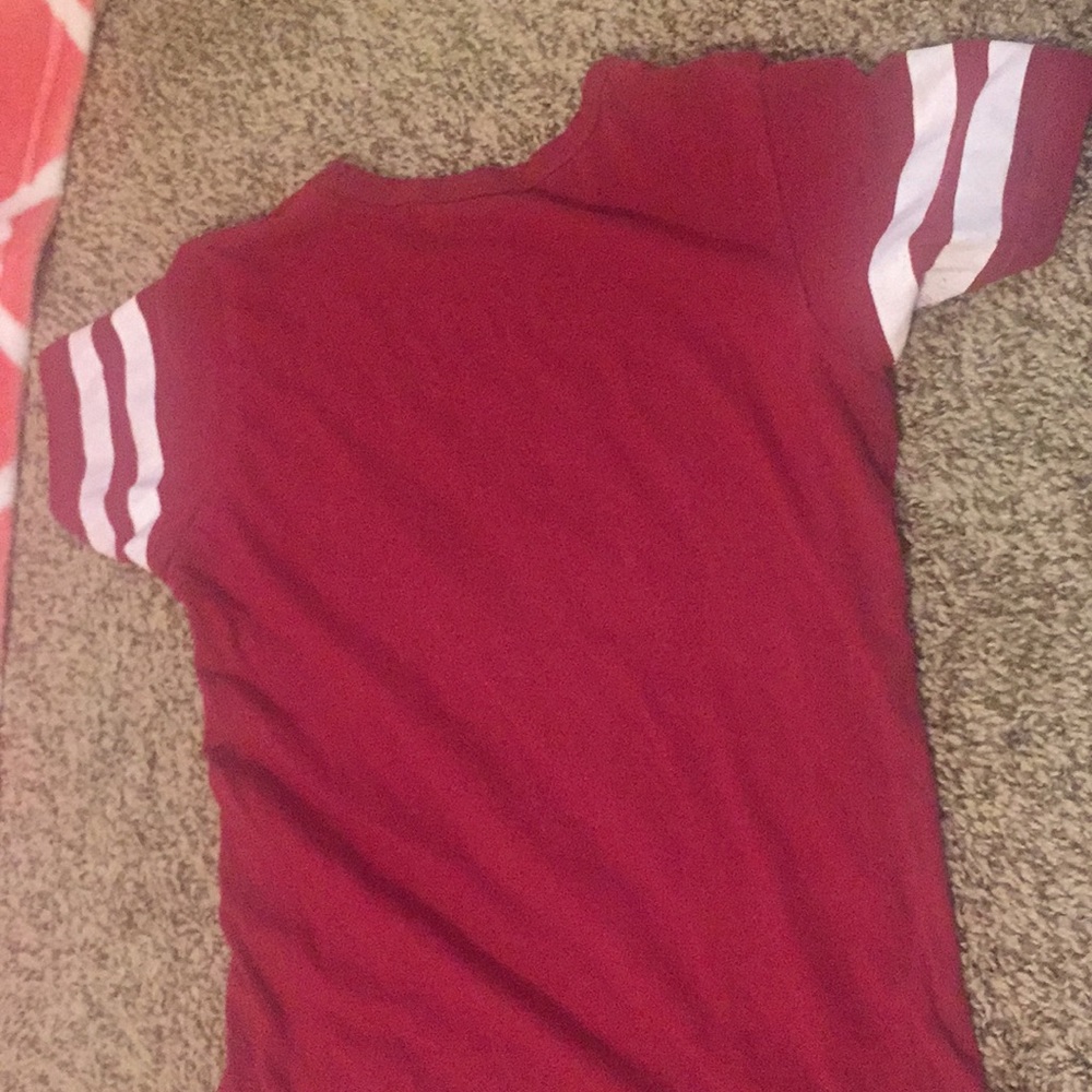 Top maroon - Picture 2 of 2